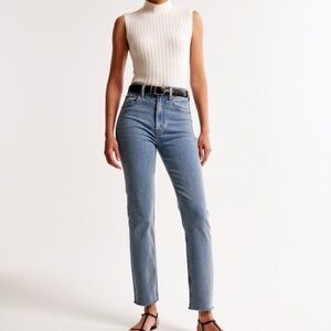 Abercrombie Ultra High Rise Ankle Straight Jeans 36 Raw Edge Medium Wash